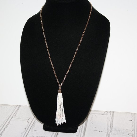 Beautiful gold and white beaded tassel necklace 30" - Picture 1 of 5